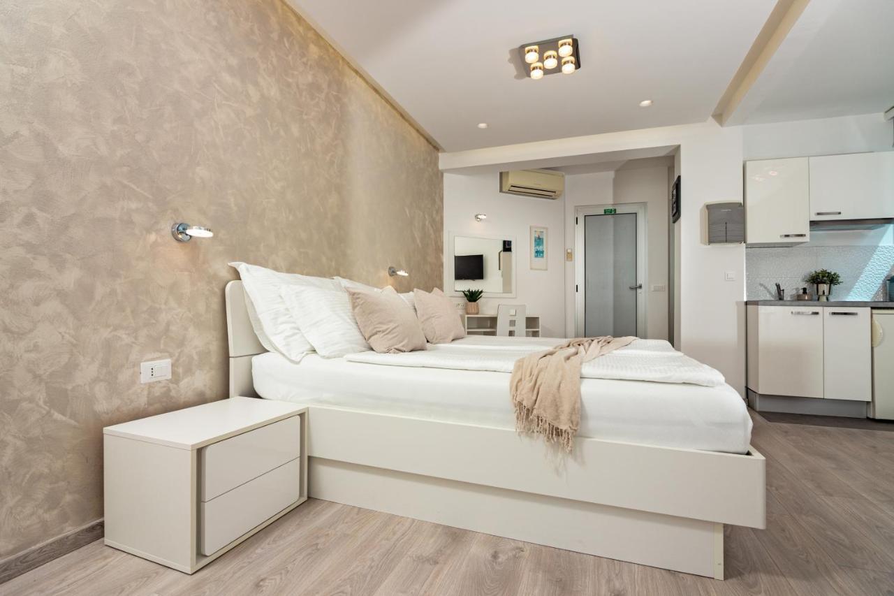 Apartments Lovret Flowers Спліт Екстер'єр фото