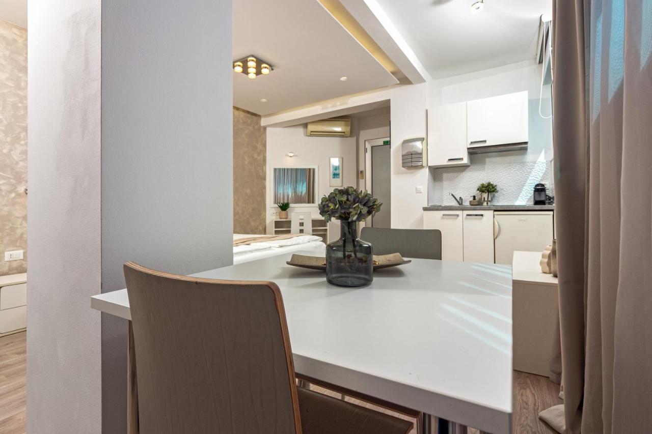 Apartments Lovret Flowers Спліт Екстер'єр фото