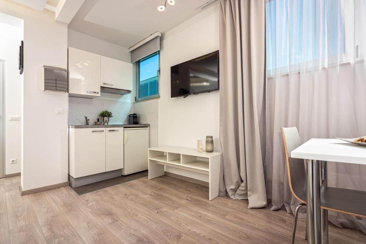 Apartments Lovret Flowers Спліт Екстер'єр фото